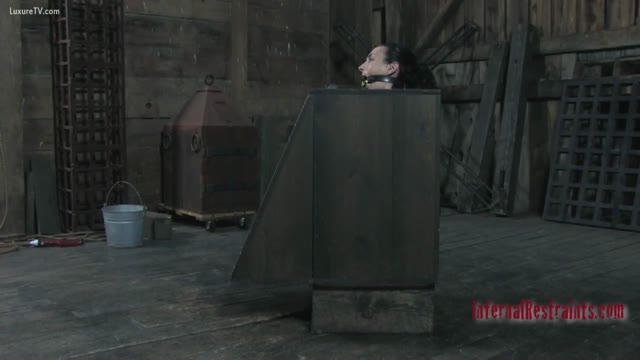 Wemona gets punished medieval style